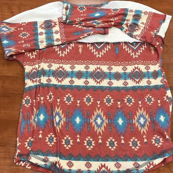 Aztec top - Picture 2 of 2